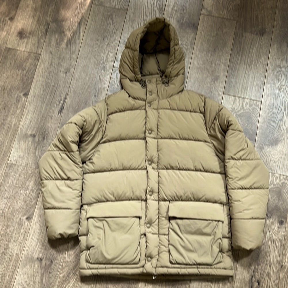 Like new GAP men’s recycled puffer